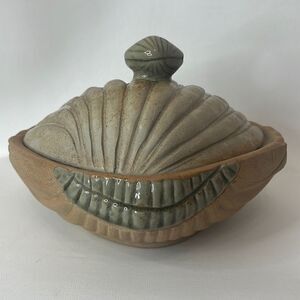 Smiling Teeth Clam Seashell Nautical Vintage Ribbed Glaze Pottery Lidded Storage
